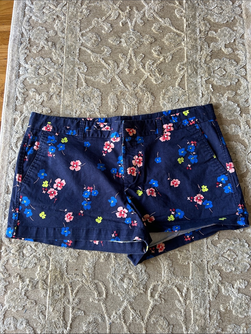 Khakis by GAP Women’s Blue Floral Shorts